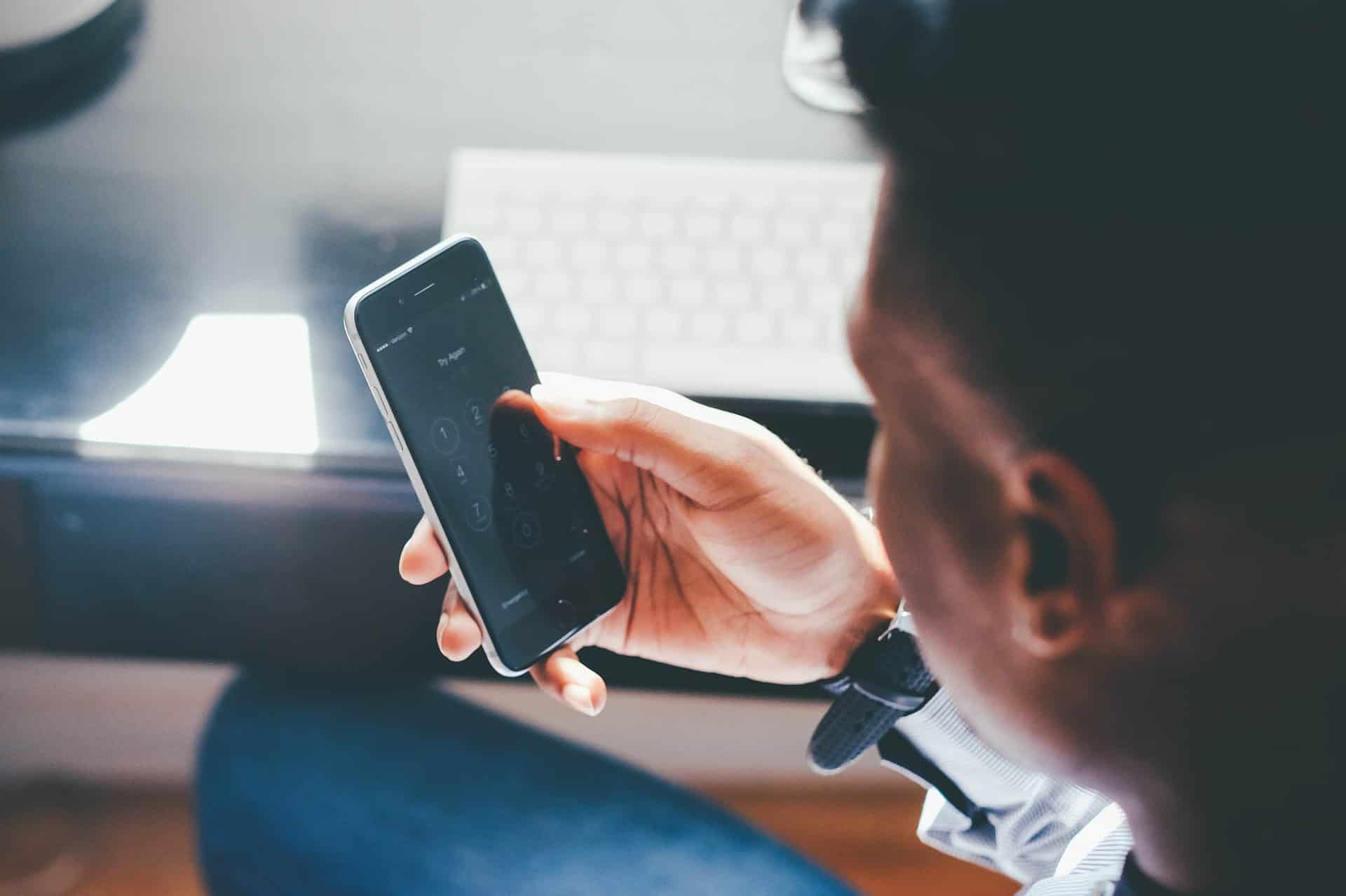 phone-869669_1920
